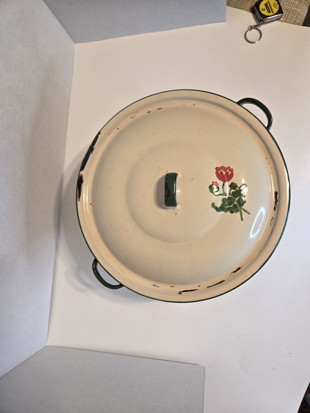 Vintage 1970s Cream Enamel Pot with Red Floral Design,Green Trim. - Picture 6 of 13